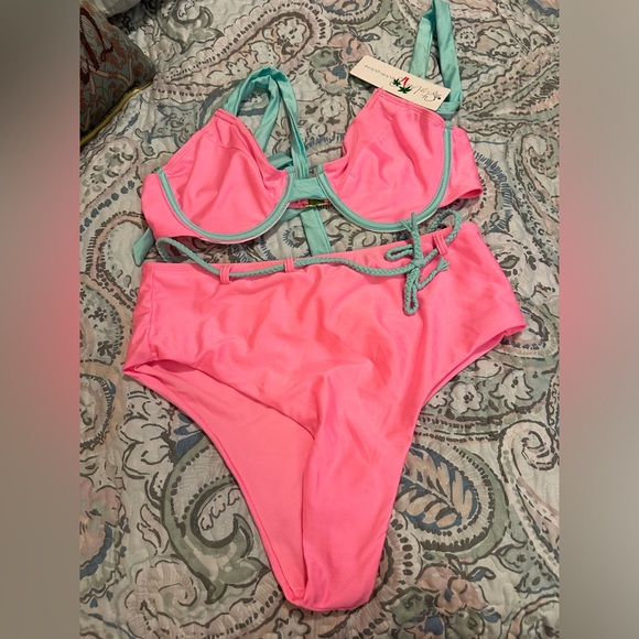 NWT “Stylish” Swimwear size large - Picture 6 of 11